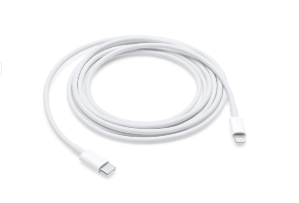 國(guó)外男人買iPhone 11 Pro“中獎(jiǎng)”？自帶一根USB-A數(shù)據(jù)線
